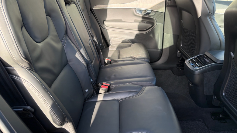 Volvo XC90 2.0 B5P Plus Edition Dark 5dr AWD Geartronic Petrol Estate